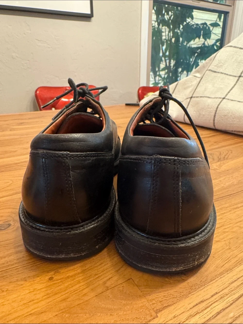 Johnston and Murphy Men's Black Leather Cap-Toe Dress Shoes 8.5